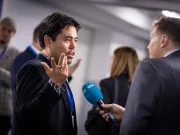 “Sepertinya bukan orang yang sama:” Hikaru memberikan keputusan yang menghancurkan terhadap juara catur dunia