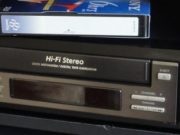 WRUP: Film-film terbaik tahun 1990-an yang direkam dari televisi ke dalam edisi review kaset video yang terlalu sering digunakan